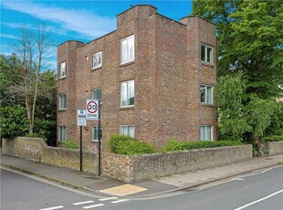 2 bedroom apartment for sale in Cherwell Court, Barton Road, Newnham, Cambridge, CB3