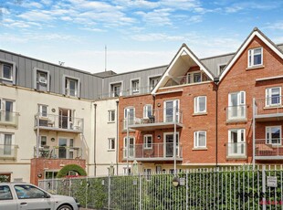 2 bedroom apartment for sale in Macaulay Road, Broadstone, Dorset, BH18 8AR, BH18