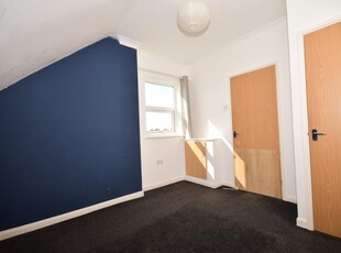 2 bedroom block of apartments for rent in Wimbledon Park Road Southsea PO5