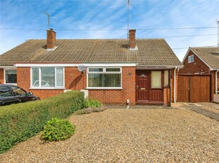 2 bedroom bungalow for sale in Oakleigh Drive, Orton Longueville, Peterborough, Cambridgeshire, PE2