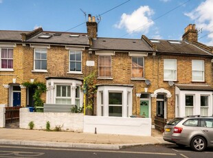 2 bedroom flat for rent in Avondale Rise, Peckham Rye, London, SE15