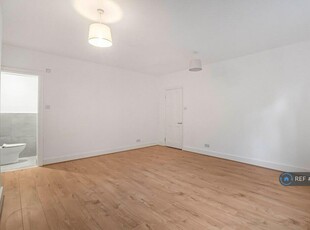 2 bedroom flat for rent in Belmont Grove, London, SE13