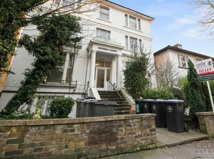 2 bedroom flat for rent in Brondesbury Road, Brondesbury NW6