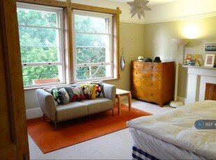 2 bedroom flat for rent in Carleton Road, London, N7