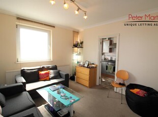 2 bedroom flat for rent in Fortune Green Road, West Hampstead, NW6