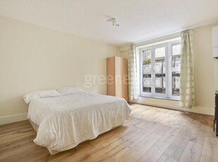 2 bedroom flat for rent in High Street London N8