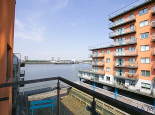 2 bedroom flat for rent in Lower Mast House, Mast Quay, London, SE18
