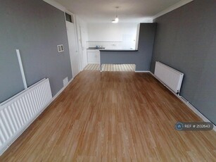2 bedroom flat for rent in Wellington Court, Chatham, ME4