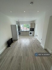 2 bedroom flat for rent in Wembley Hill Road, Wembley, HA9