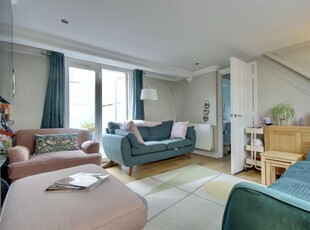 2 bedroom flat for sale in Clarence Parade, Southsea, PO5
