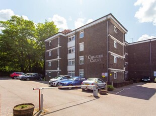 2 bedroom flat for sale in New Dover Road, Canterbury, CT1
