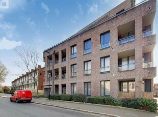 2 bedroom flat to rent West Ham, E15 3HZ