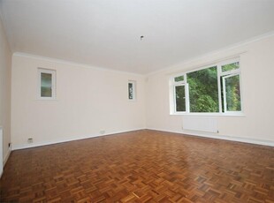2 bedroom ground floor flat for rent in Rossmore Court, 76 Albemarle Road, Beckenham, BR3