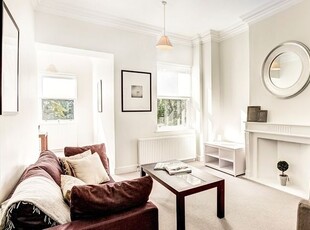 2 bedroom property to rent London, W8 6JN