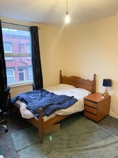 2 bedroom terraced house for rent in Harold Grove, Hyde Park, Leeds, LS6
