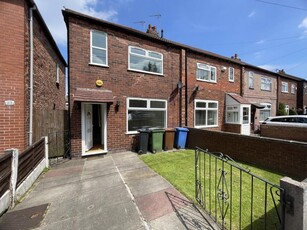 2 bedroom terraced house for rent in Priory Lane, Stockport, Cheshire, SK5
