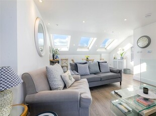 3 bedroom apartment for sale in Lindore Road, SW11