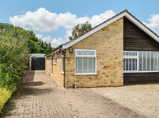 3 bedroom bungalow for sale in Links Road, Kennington, Oxford, OX1