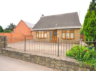 3 bedroom detached bungalow for sale in Bawtry Road, Hatfield Woodhouse, Doncaster, DN7