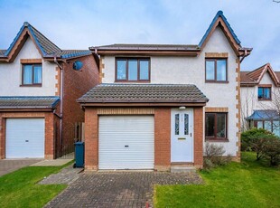 3 bedroom detached house for rent in Guardwell Crescent, Edinburgh, EH17