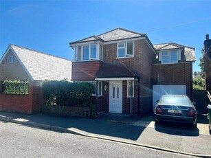 3 bedroom detached house for rent in Howards Grove, Shirley, Southampton, Hampshire, SO15