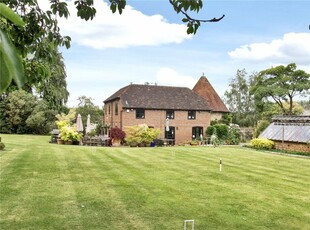 3 bedroom detached house for sale in 165 Wateringbury Road, East Malling, West Malling, Kent, ME19