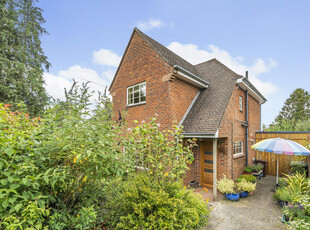 3 bedroom detached house for sale in Alresford Road, Winchester, Hampshire, SO23