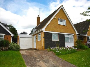 3 bedroom detached house for sale in Bridgewater Drive, Abington Vale, Northampton, NN3