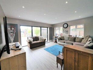 3 bedroom detached house for sale in Rushmere Road, Ipswich, IP4