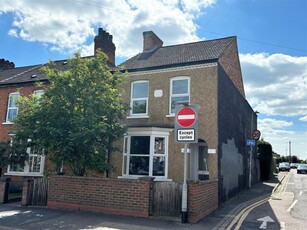 3 bedroom detached house for sale in Spring Road, Kempston, MK42