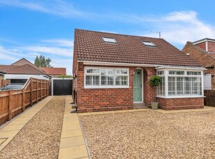 3 bedroom detached house for sale in Whitby Drive, York, North Yorkshire, YO31