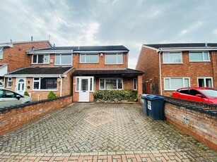 3 bedroom end of terrace house for rent in Clent View Road, Birmingham, B32