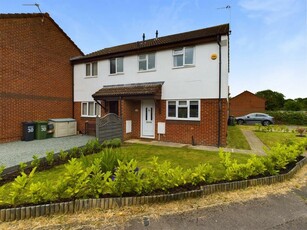 3 bedroom end of terrace house for sale in Maple Close, Hardwicke, Gloucester, GL2