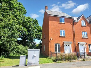 3 bedroom end of terrace house for sale in Redhouse Way, Swindon, Wiltshire, SN25