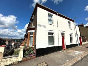 3 bedroom end of terrace house for sale in St Pauls Road, South Luton, Luton, Bedfordshire, LU1 3RU, LU1