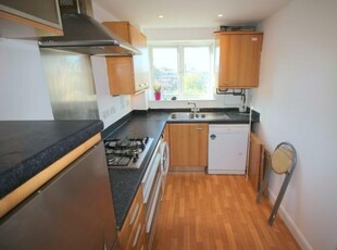 3 bedroom flat for rent in Charles Street, Greenhithe, Kent, DA9