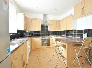 3 bedroom flat for rent in Gladstone Court, Anson Road, Willesden Green, NW2