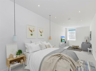 3 bedroom flat for rent in Graham Road, Worthing, BN11