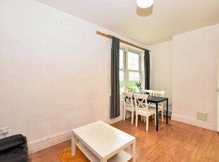 3 bedroom flat for rent in Swan Mead Southwark SE1