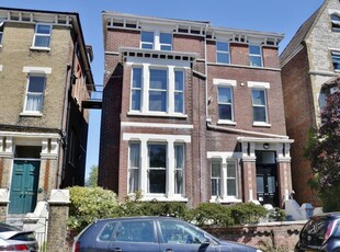 3 bedroom flat for sale in Lennox Road South, Southsea, PO5