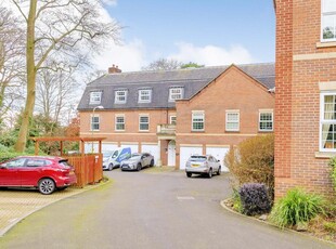 3 bedroom flat for sale in Newitt Place, Southampton, Hampshire, SO16