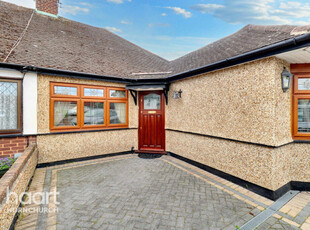 3 bedroom semi-detached bungalow for sale in Fyfield Close, West Horndon, CM13