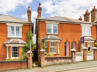 3 bedroom semi-detached house for sale in Agraria Road, Guildford, GU2