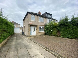 3 bedroom semi-detached house for sale in Avenue Road, West Bowling, Bradford, BD5