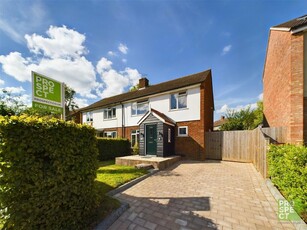 3 bedroom semi-detached house for sale in Blagdon Road, Reading, Berkshire, RG2