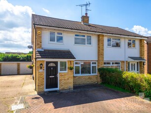 3 bedroom semi-detached house for sale in Consul Close, Woodley, Reading, RG5 4ET, RG5