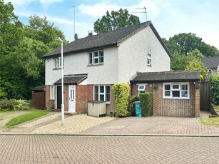 3 bedroom semi-detached house for sale in Green Way, Tunbridge Wells, Kent, TN2