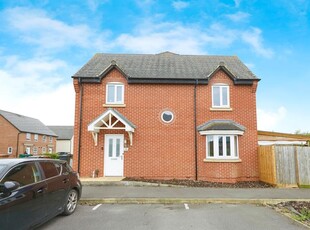 3 bedroom semi-detached house for sale in Harthill Road, Stenson Fields, Derby, DE24