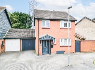 3 bedroom semi-detached house for sale in Ilfracombe Way, Lower Earley, RG6