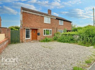 3 bedroom semi-detached house for sale in Melbourne Avenue, Chelmsford, CM1